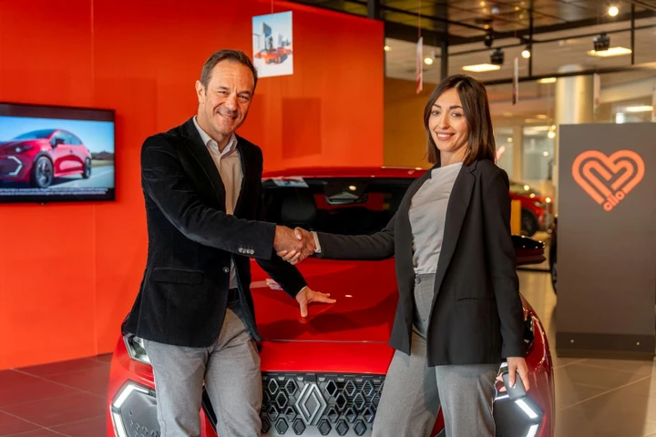 Renault Clio raggiunge 10.000 ordini. Il Full-Hybrid convince i clienti