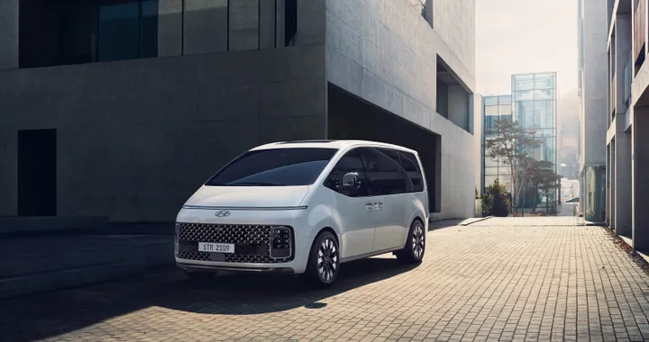 Hyundai Staria arriverà anche in Europa: tanto spazio e sino a 11 posti