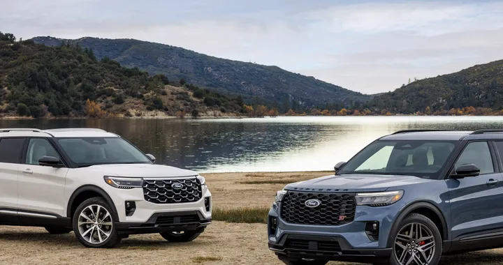 Ford Explorer 2025, il SUV a tre file si aggiorna