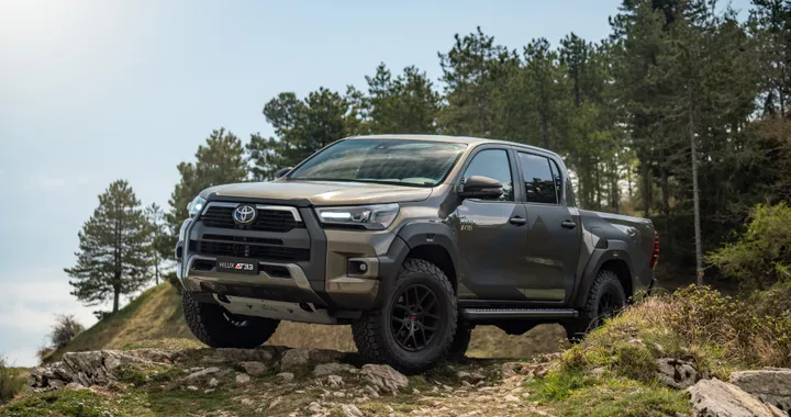 Toyota Hilux, arriva in Italia l'allestimento speciale AT33 Arctic Trucks