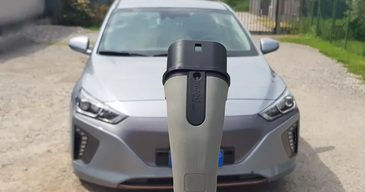 Incentivi auto elettriche, ibride e a gas dal 2019 fino a 6000 euro, tasse per chi inquina