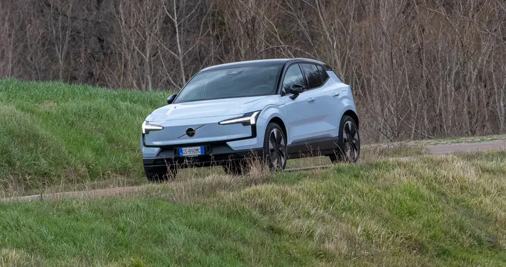 Volvo, vendite a +27% nel mese di aprile. Bene la nuova EX30