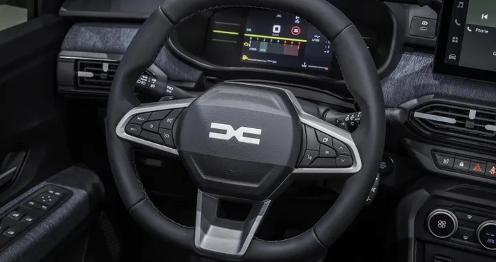 Nuova Dacia Sandero, interni e bagagliaio del restyling