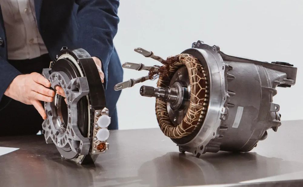 YASA sviluppa motori elettrici privi di terre rare per ridurre la dipendenza dalla Cina