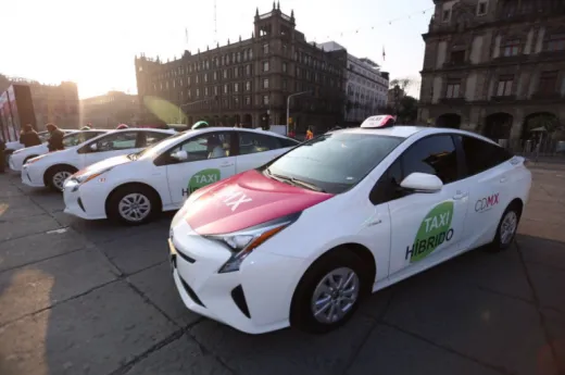 Taxi ibridi in Messico: WiFi e "panic button"