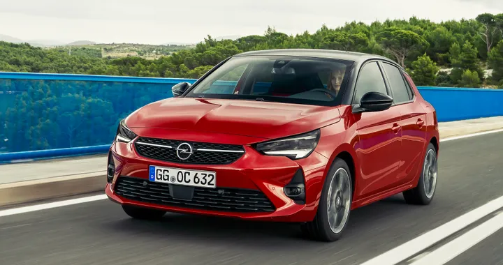 Opel Corsa e Crossland: ecco le edizioni speciali Blitz Edition. Solo on line