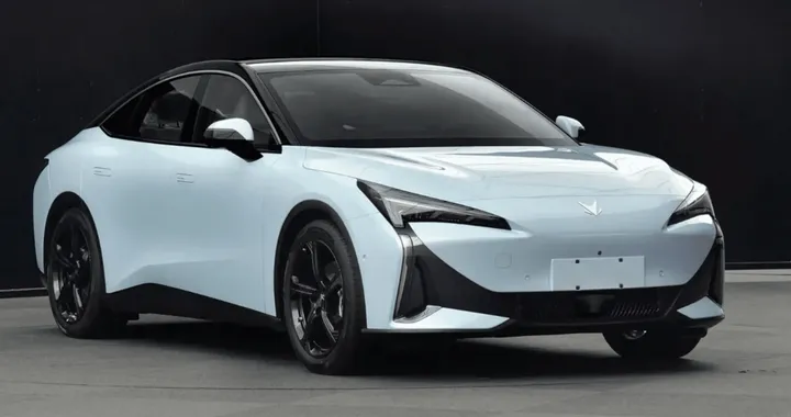 Arcfox Alpha S5, presto al debutto la nuova berlina elettrica