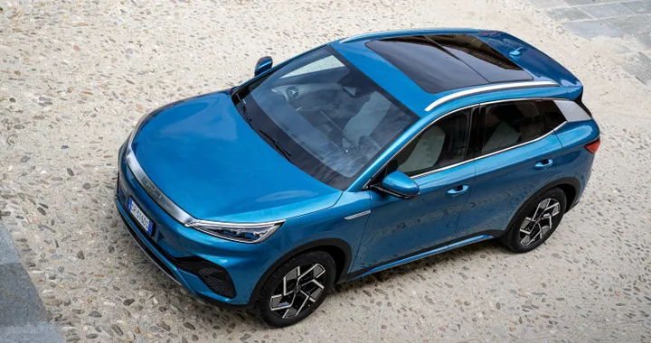Auto elettriche, il ministro del commercio cinese difende le aziende dalle accuse UE