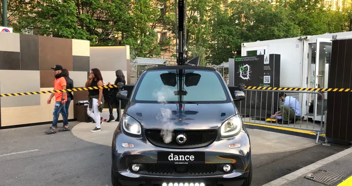 smart EQ fortwo: una discoteca a quattro ruote per la Milano Design Week