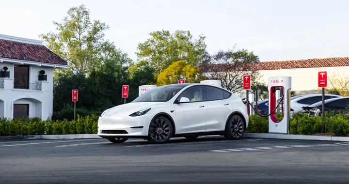Tesla Supercharger, 1,4 TWh di energia erogata durante il terzo trimestre