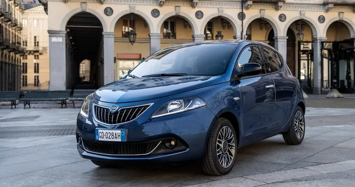 Lancia, la nuova Ypsilon sarà anche elettrica. Dal 2024 sul mercato europeo