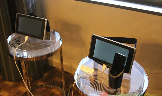 Philips In-Car Display: monitor per condividere video in auto da iPad o iPhone