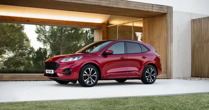 Nuova Ford Kuga, grande efficienza grazie all'elettrificazione