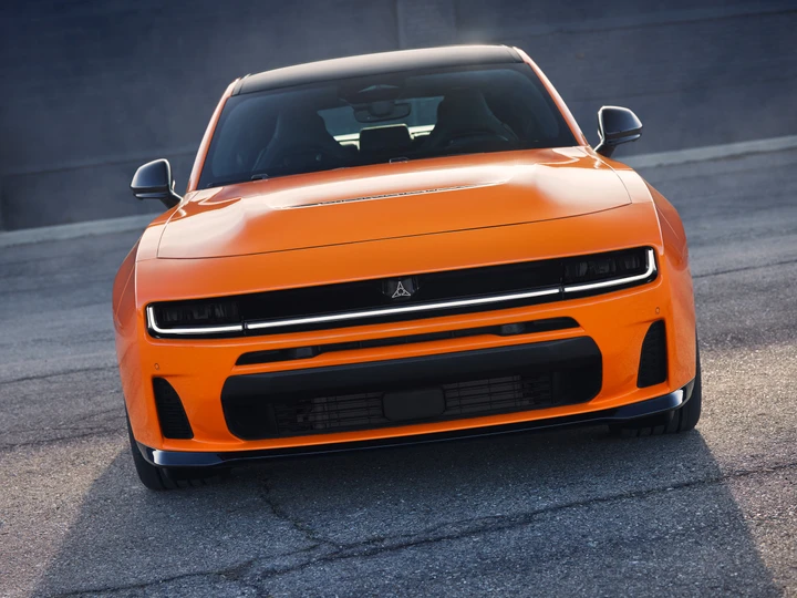 Dodge prepara il ritorno del V8 sulla Charger Hellcat