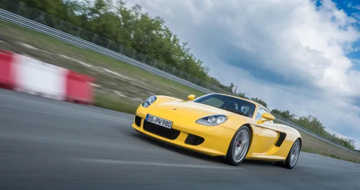 Porsche Carrera GT, nuovi pneumatici Michelin per la sportiva