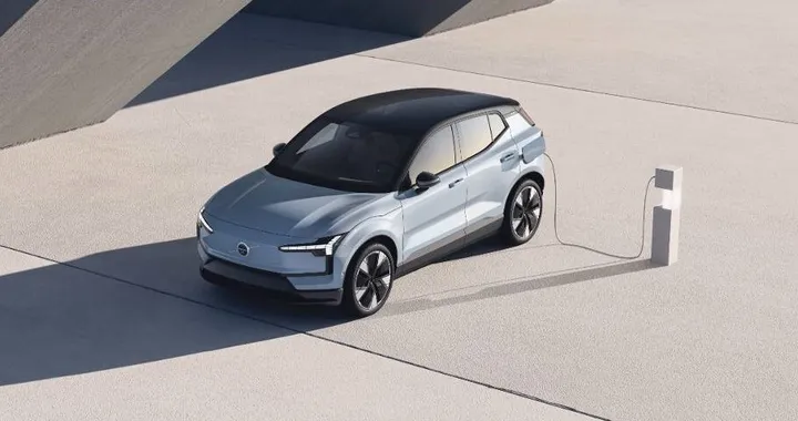 Passi all'auto elettrica? Volvo offre un anno di ricarica gratuita a casa