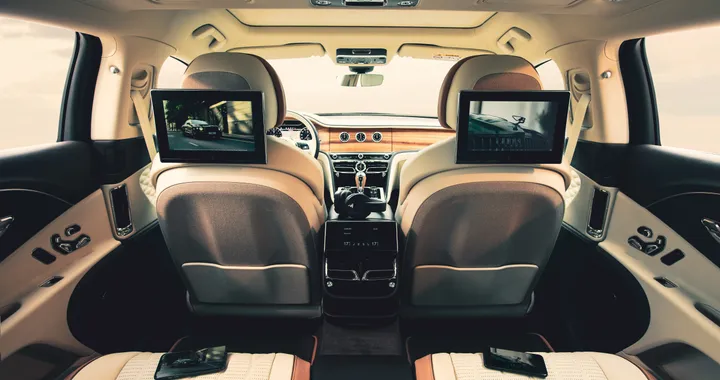 Bentley, nuovo sistema di intrattenimento per Flying Spur e Bentayga