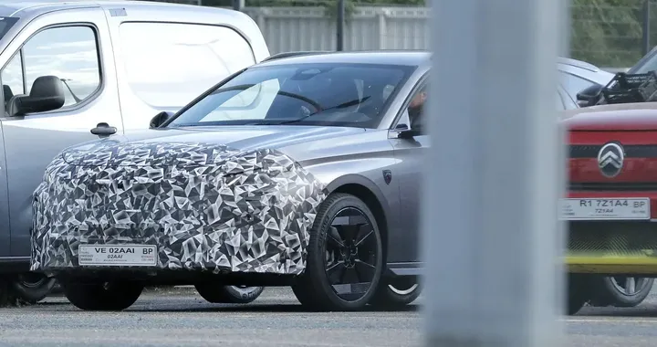 La Peugeot 308 è pronta per un restyling: ecco come cambierà