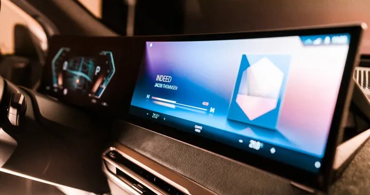 BMW porta al CES 2021 un assaggio del sistema iDrive del futuro