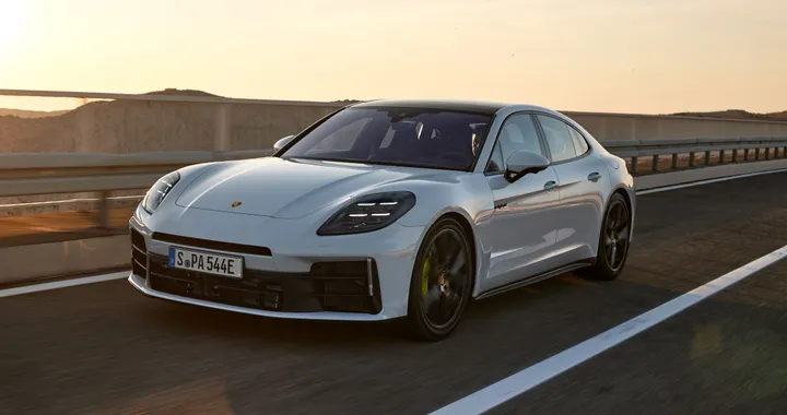 Nuova Porsche Panamera, arrivano le versioni 4 E-Hybrid e 4S E-Hybrid