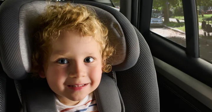 Chicco, serve più sicurezza per i bambini in auto: il seggiolino deve essere usato correttamente