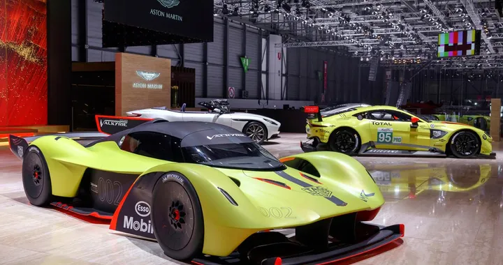 Aston Martin: a Ginevra la Valkyrie AMR Pro