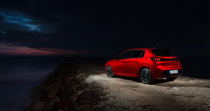 Peugeot 208: nuova serie speciale Allure Navi Pack con più tecnologia