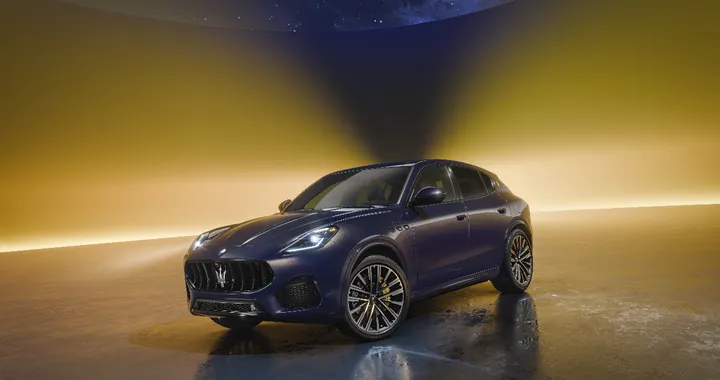 Maserati punta sull'eleganza con la nuova Grecale Lumina Blu