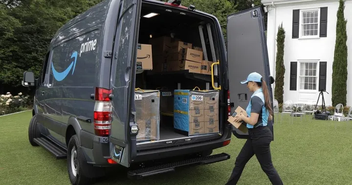 Amazon crea una maxi stazione di ricarica per i furgoni elettrici in Germania
