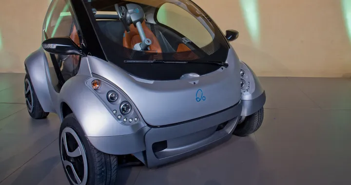 Hiriko EV: nel 2013 inizierà la produzione dell'elettrica parcheggiabile in verticale