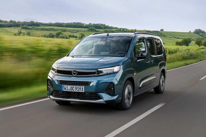 Nuovo Opel Combo benzina, prezzi da 26.600 euro e più scelta per le famiglie