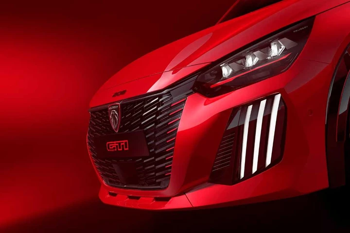 Peugeot riporta il badge GTi sulla 208: il debutto a Le Mans