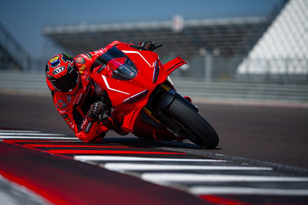 Debutta la nuova Ducati Panigale V4R, il massimo della tecnologia racing