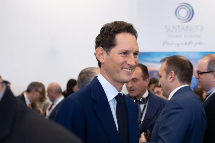 Per Elkann le regole UE impediscono di dare ai clienti quello di cui hanno bisogno