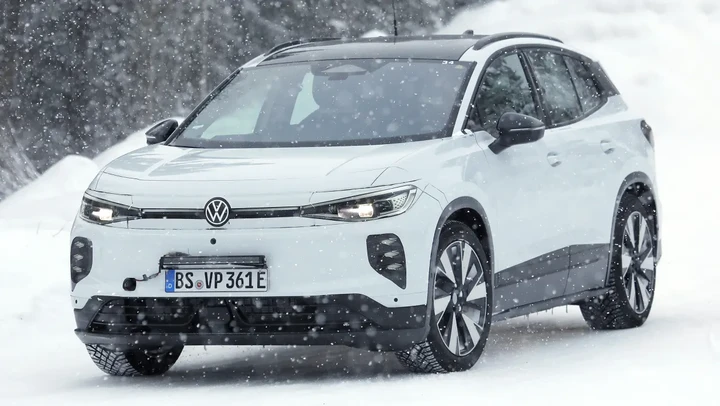 Volkswagen ID.4 2026, più di un semplice restyling: test su strada in corso