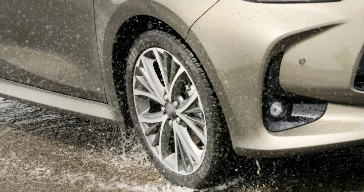 Come preparare l’auto all’inverno risparmiando sugli pneumatici 4 stagioni