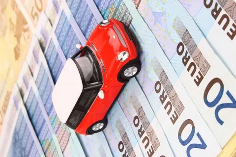 RC auto, negli ultimi sei mesi è aumentata in media di 30 euro