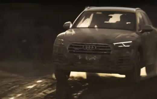Audi Q5: le forme "infangate" nell'ultimo teaser