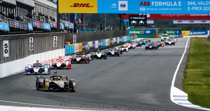 La Gazzetta del Motorsport: in Formula E a Valencia vittorie di De Vries e Dennis