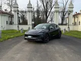 Tesla Model Y Performance: quando lo spazio incontra la sportività, e lo fa molto bene | Video