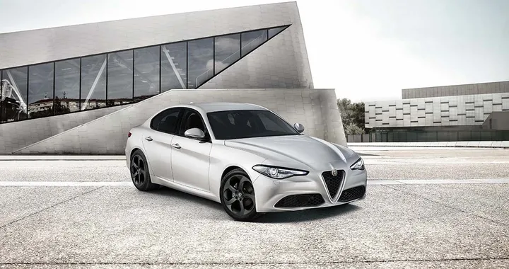 Alfa Romeo Giulia Tech Edition: sicurezza e tecnologia di serie