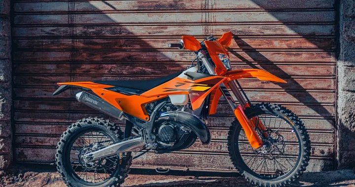 KTM, ecco la gamma EXC 2026: le novità per il mondo enduro