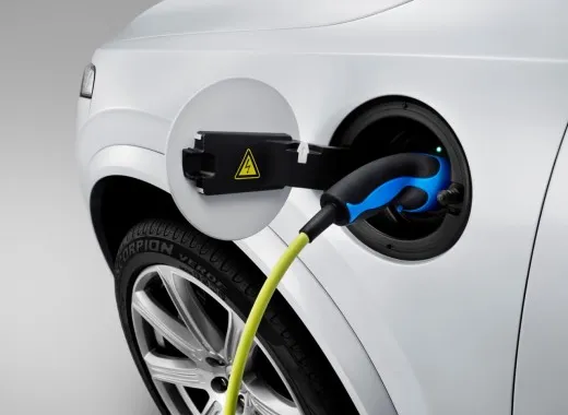Volvo: nel futuro ibrida a tre cilindri, elettrica e mild hybrid