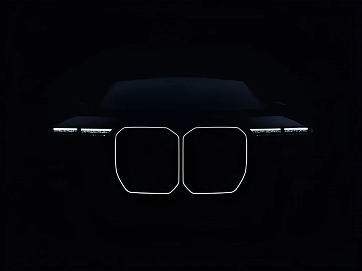 BMW Serie 7 2027: ecco il teaser restyling