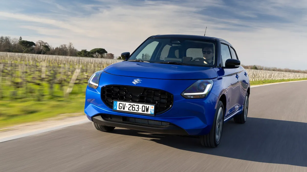 Auto, la stretta cinese sulle terre rare ferma la produzione della Suzuki Swift