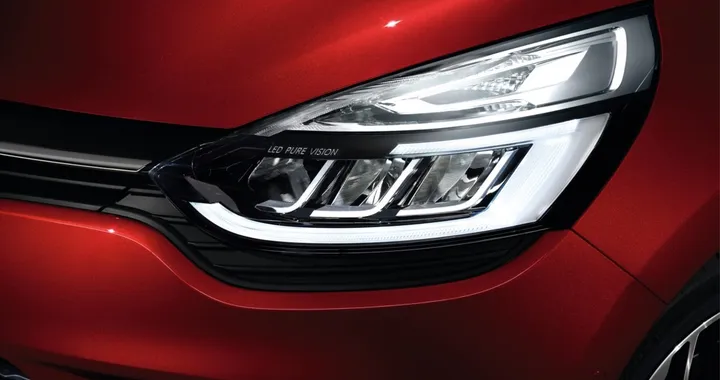 Renault Clio: la quinta generazione è su strada. Debutto a fine 2018