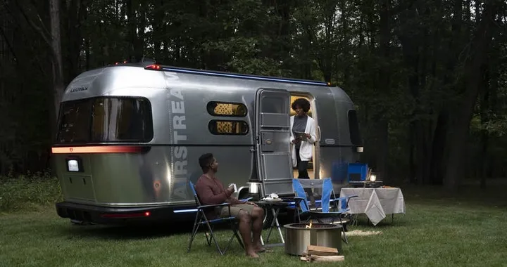 Airstream eStream, roulotte con motore elettrico che si può muovere con un'app