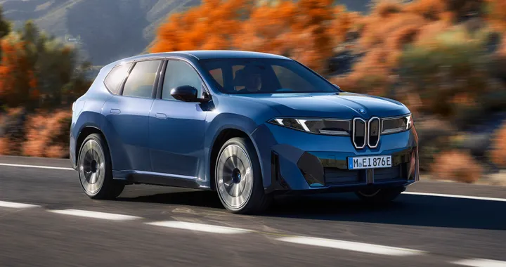 La nuova BMW iX3 si presenta, l'era Neue Klasse parte da qui. Caratteristiche e prezzi