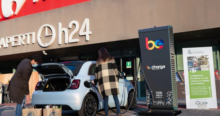 Le colonnine di Be Charge arrivano nei punti vendita Carrefour