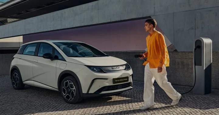 BYD: vendite ancora in crescita per il marchio cinese, bene soprattutto le ibride